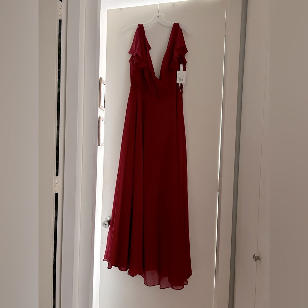NWT David’s Bridal Bridesmaid Dress (color APPLE) w/ flutter sleeve & full skirt
